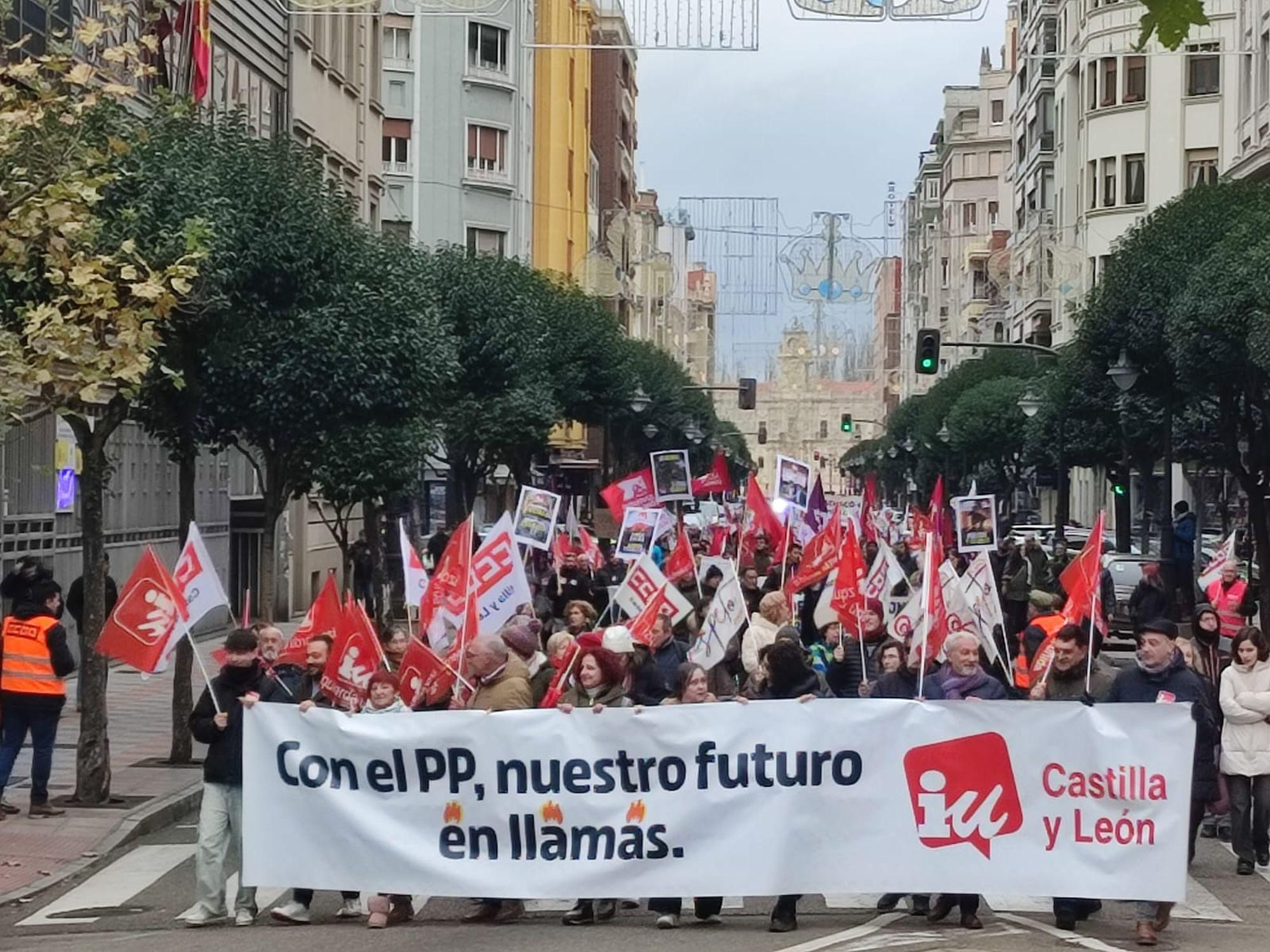 Manifestación en León contra las políticas de incendios forestales de la Junta