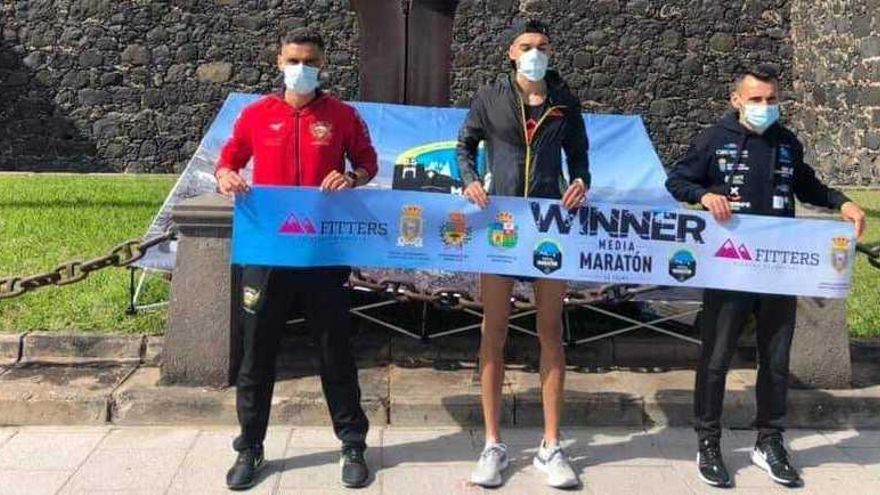 Clasificados masculinos en la Media Maratón en 10kilómetros.