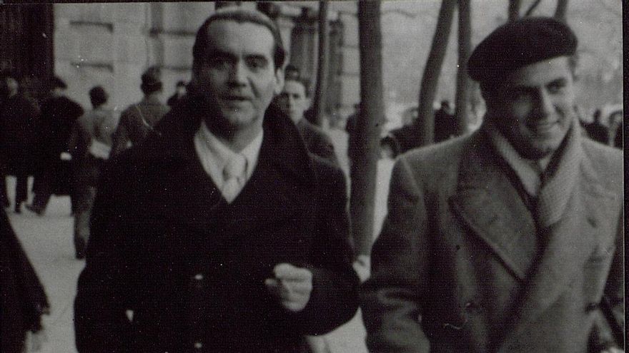 Quién fue Rafael Rodríguez Rapún, el último amor de Lorca que Miguel Bernardeau interpreta en 'La bola negra'