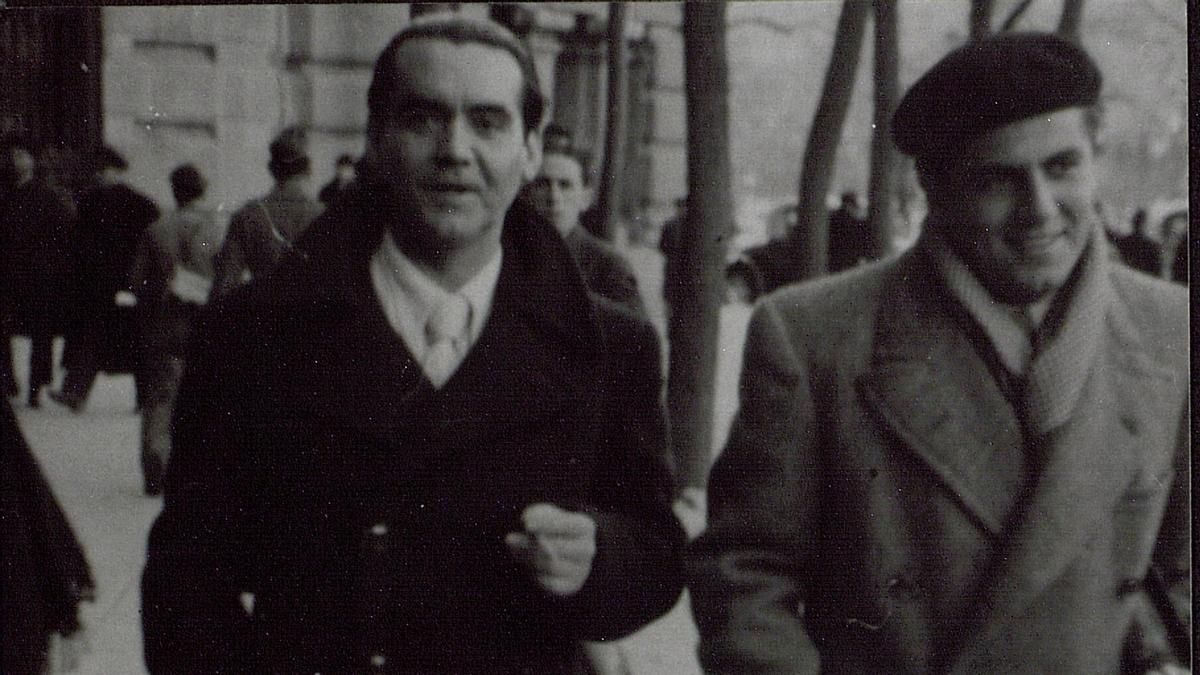Quién fue Rafael Rodríguez Rapún, el último amor de Lorca que Miguel Bernardeau interpreta en La bola negra