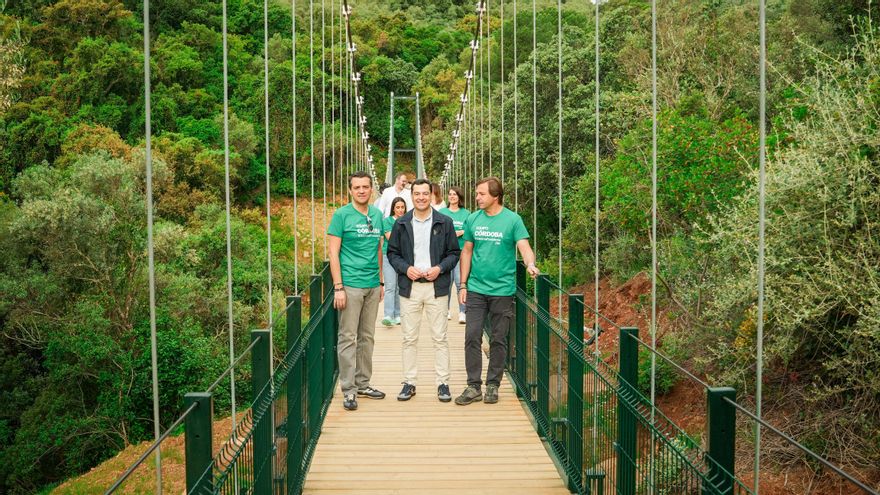 Las propuestas de Juanma Moreno entre puentes colgantes: "Queremos ciudades climáticamente con más posibilidades"