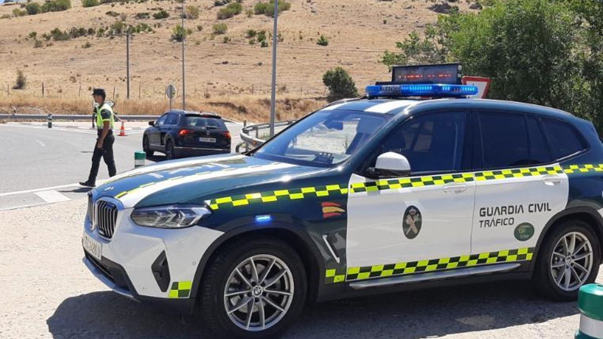 Los incendios forestales mantienen cortadas ocho carreteras en Toledo