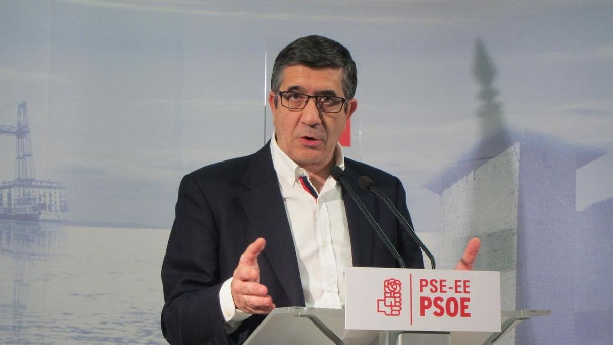 López asegura que "ni por activa ni por pasiva" el PSOE permitirá un Gobierno del PP "por incompatibilidad manifiesta"