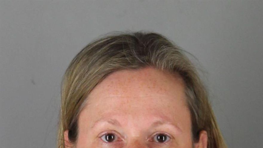 La expolicía acusada de matar a Wright comparece por primera vez ante un juez