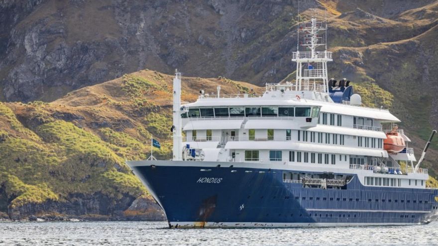 Tres muertos por un posible brote de hantavirus en un crucero de lujo que se dirigía a Canarias
