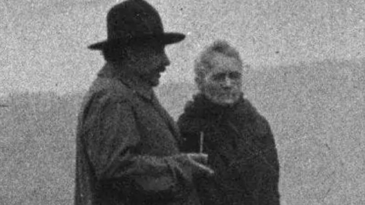 Albert Einstein mostró su admiración por Marie Curie y su desprecio por la prensa sensacionalista