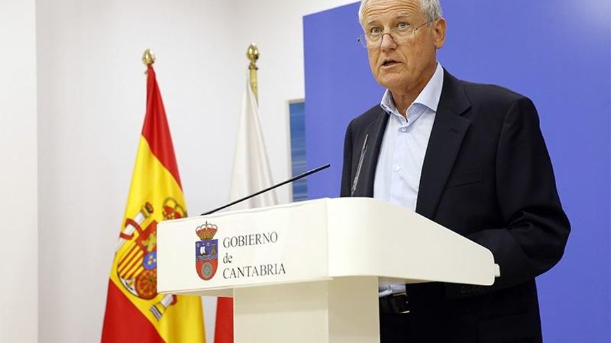 Archivo - El consejero de Industria, Empleo, Innovación y Comercio del Gobierno de Cantabria, Eduardo Arasti