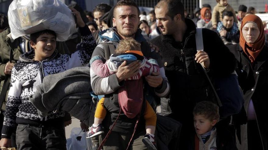 El Ejército griego se implicará en acoger a los refugiados y ayudará en la gestión