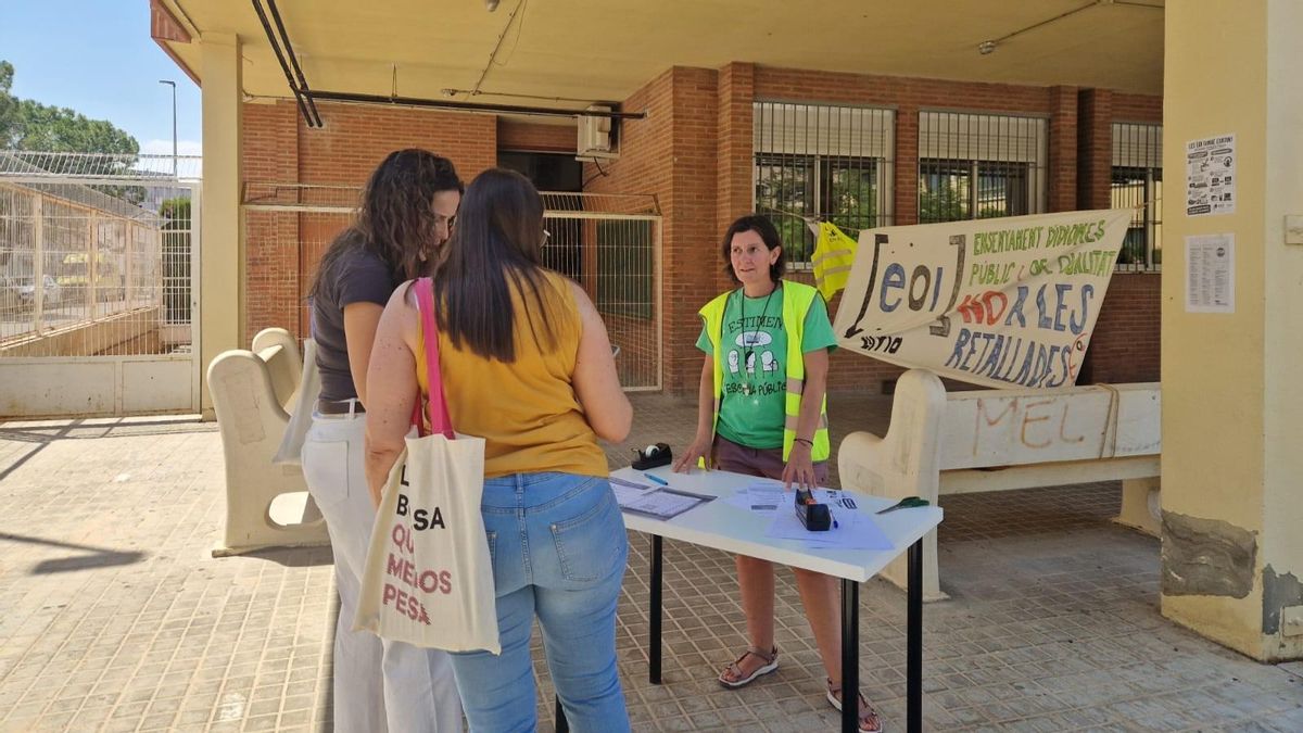 La huelga paraliza pruebas de certificación en una docena de escuelas oficiales de idiomas de la Comunitat Valenciana