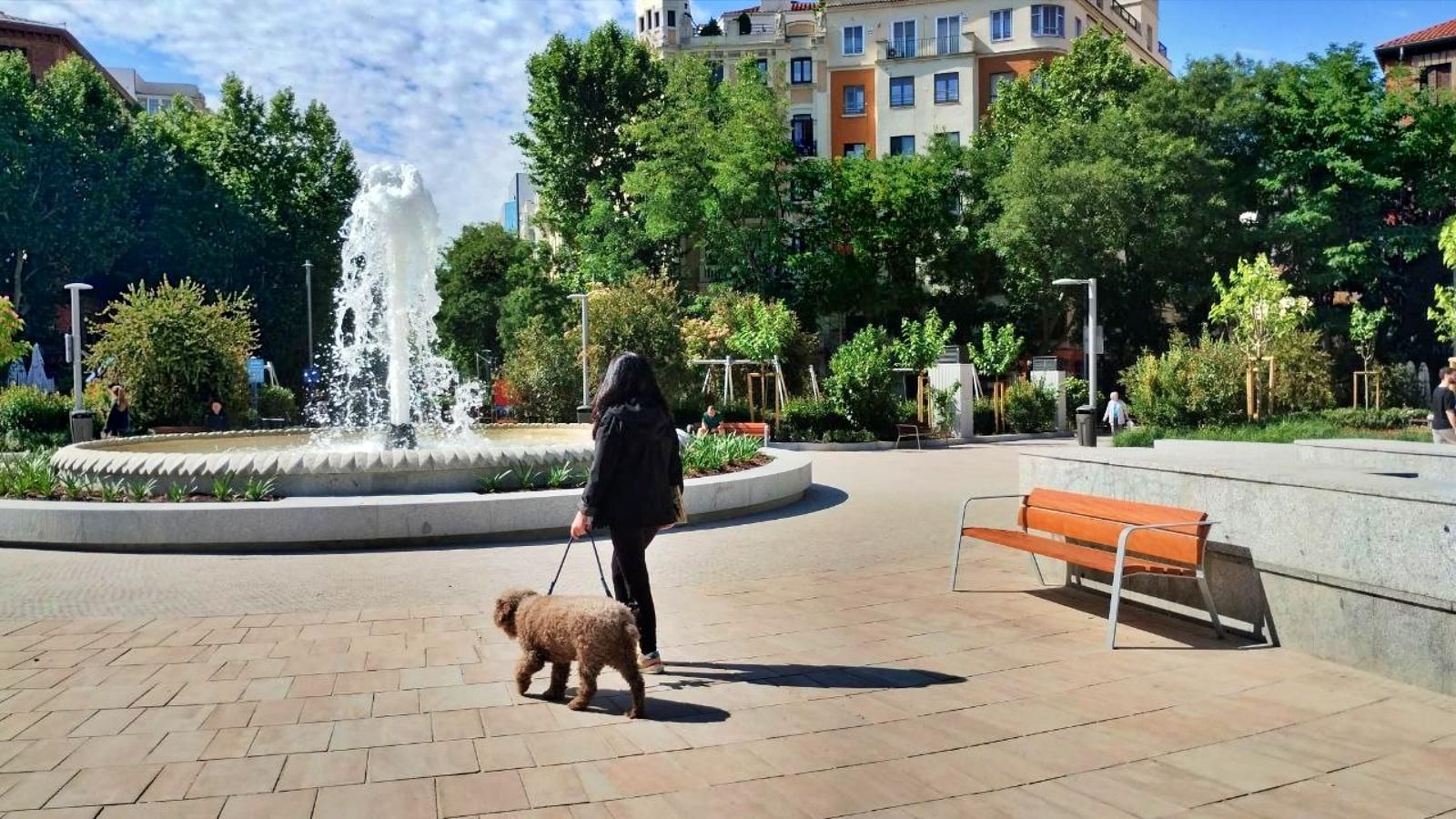 Recorrido foto a foto por la renovada plaza de Olavide