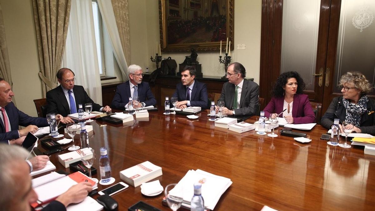 El Senado, a la espera de que Puigdemont le notifique si comparece finalmente en la Cámara