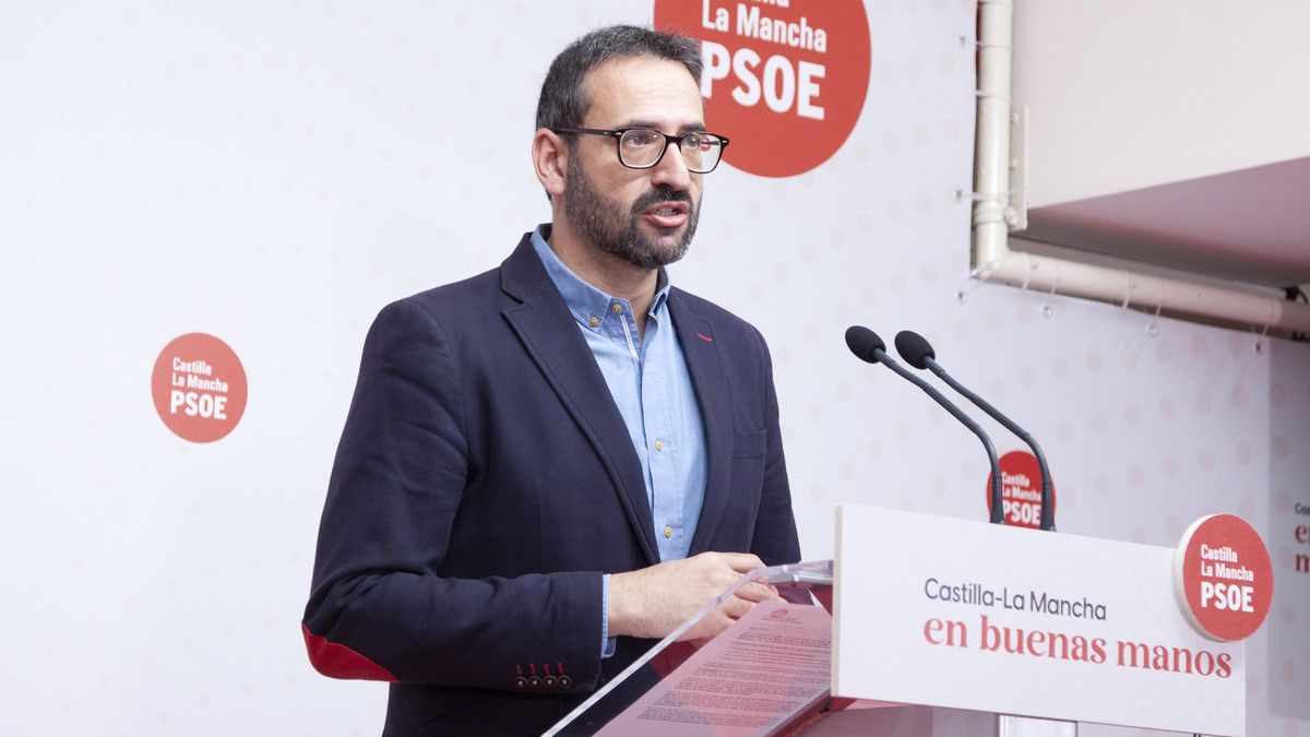 Archivo - El secretario de Organización del PSOE de Castilla-La Mancha y diputado nacional, Sergio Gutiérrez, en rueda de prensa.