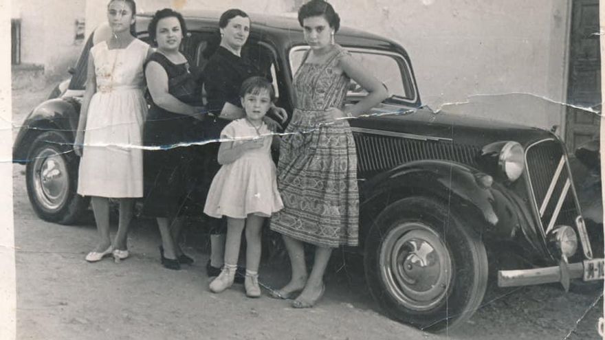 El misterio de la fotografía escondida en el antiguo portón de acero del Casino de Toledo