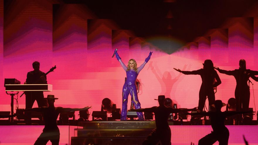 Una Kylie Minogue eterna reúne en Sevilla a más de 12 mil almas ochenteras y noventeras