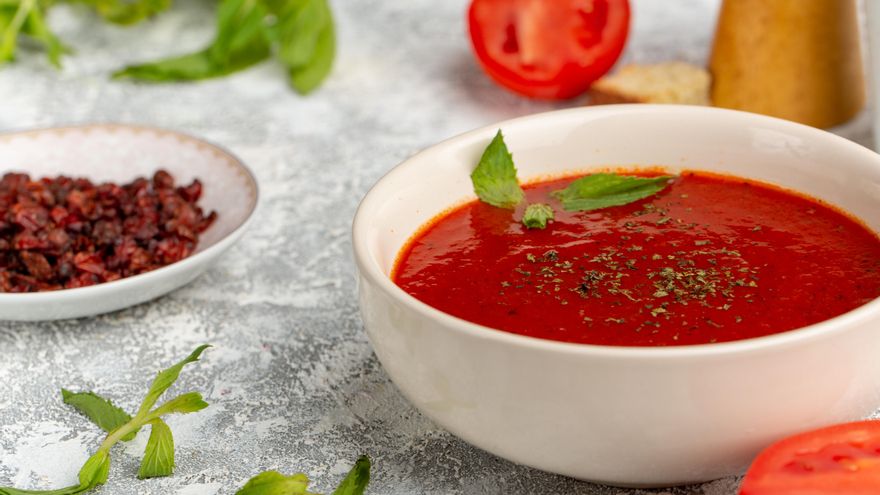Con azúcar, vino blanco o especias: tres maneras sencillas de preparar salsa de tomate casera