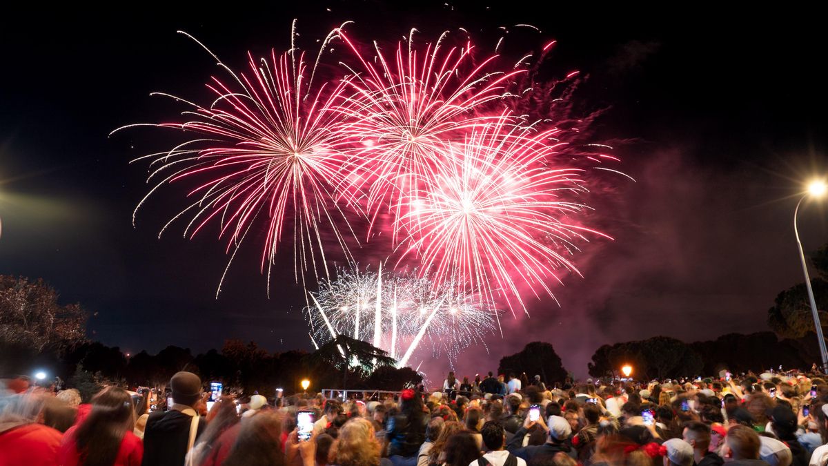 Fuegos artificiales por San Isidro 2026 en Madrid: fechas y horarios de las dos jornadas del espectáculo