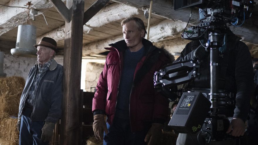 Viggo Mortensen dirigiendo la película "Falling"