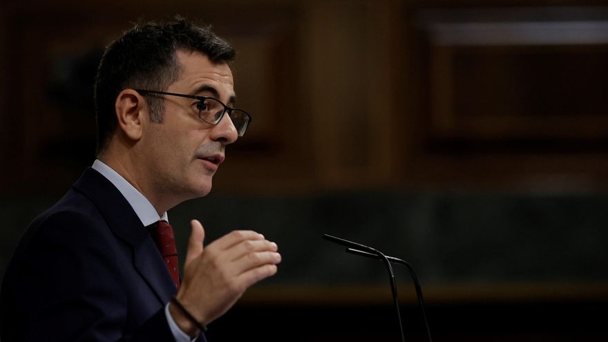 l ministro de la Presidencia, Relaciones con las Cortes y Memoria Democrática, Félix Bolaños, toma la palabra en el marco del debate del anteproyecto de reforma del artículo 49 de la Constitución Española. EFE/Emilio Naranjo
