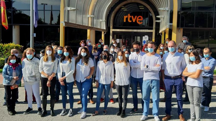 RTVE se viste de blanco contra la precariedad y vuelve a manifestarse por sus interinos