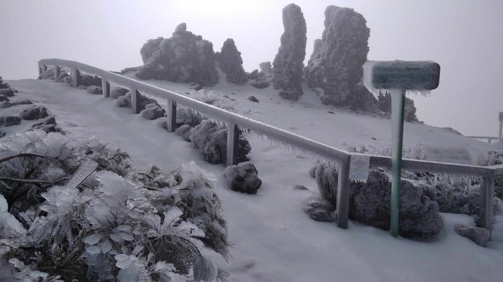 El Roque de Los Muchachos,  este jueves, congelado.