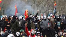 Manifestantes de Jusapol en las inmediaciones del Congreso.