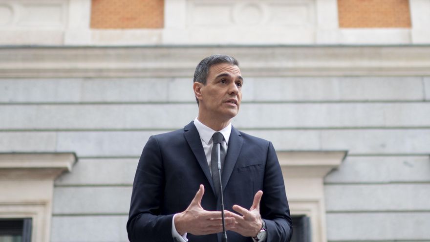 Pedro Sánchez, antes del homenaje a la Constitución.