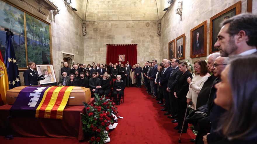Multitudinari adéu a Francesc Antich, el president balear que va liderar la primera aliança de forces a Espanya