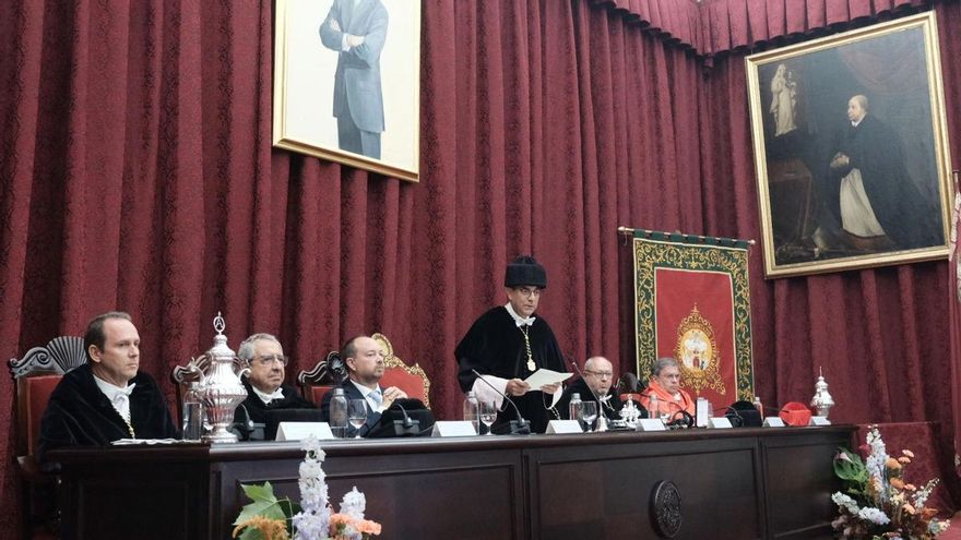 La Universidad de Sevilla inaugura nuevo curso con la misma reivindicación: garantías para "la suficiencia financiera"