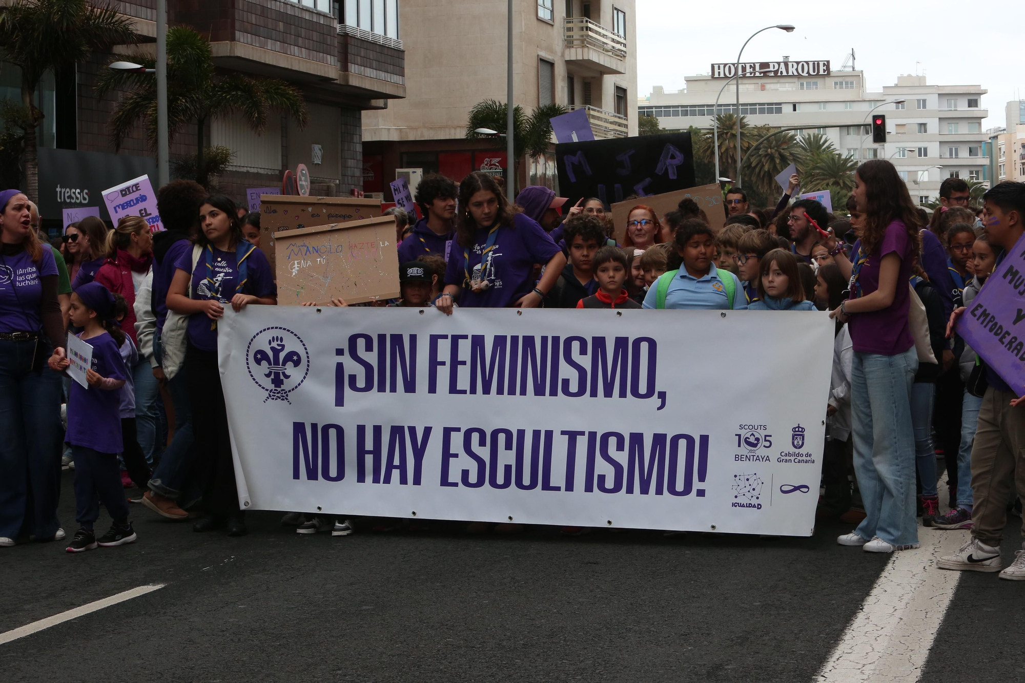 Así se vivió la manifestación por el 8M en Gran Canaria