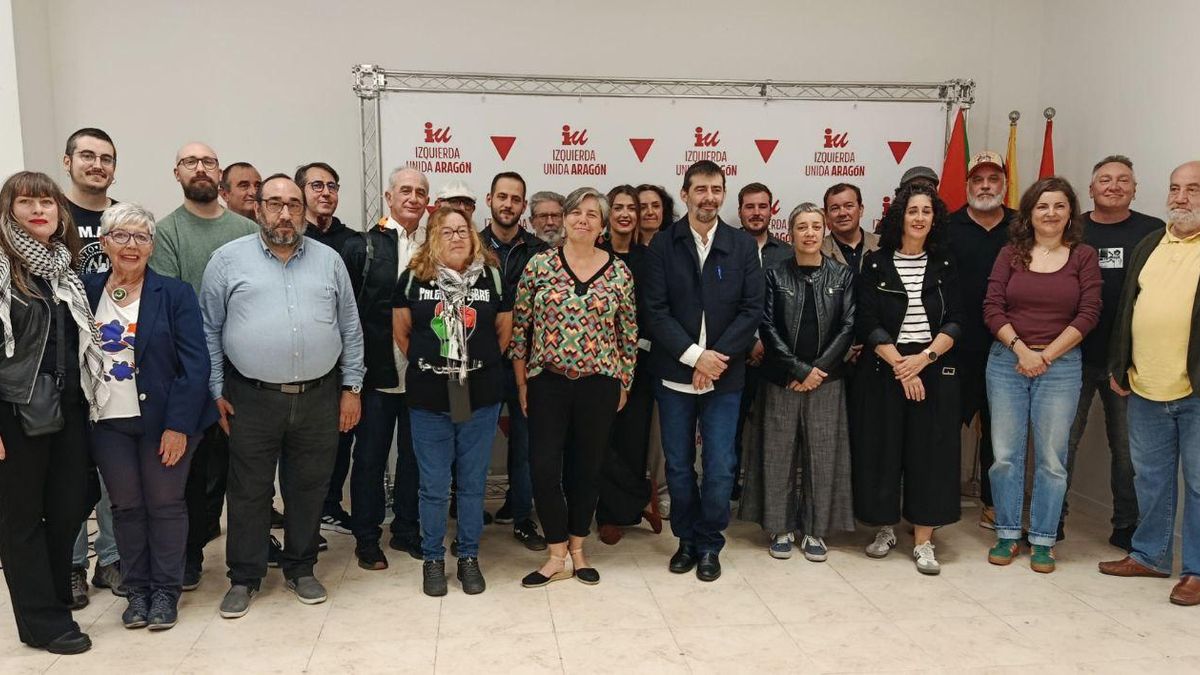 Inauguración de la nueva sede de IU Aragón, en el número 172 de la calle Coso de Zaragoza.