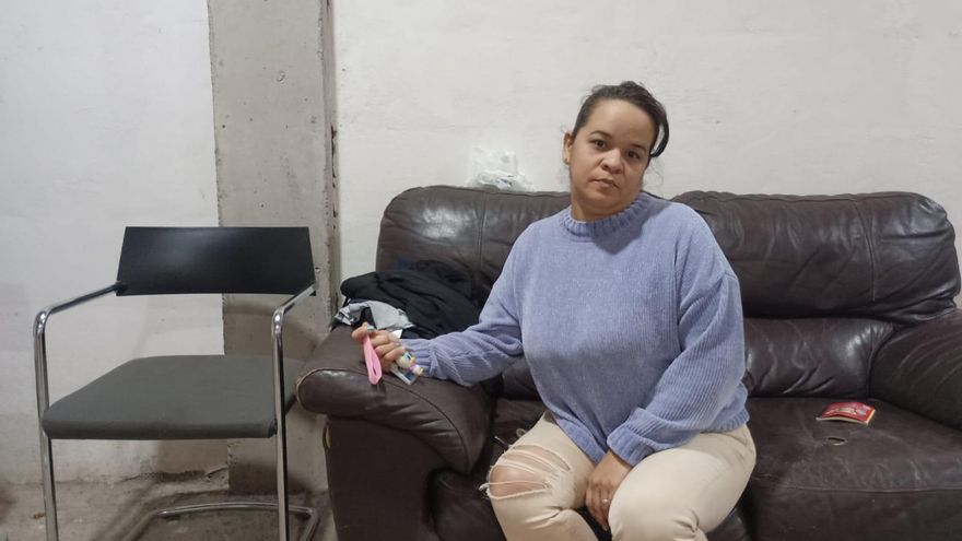 Maira, afectada por los precios de la vivienda en Granadilla de Abona, vive de okupa en un edificio aún sin terminar