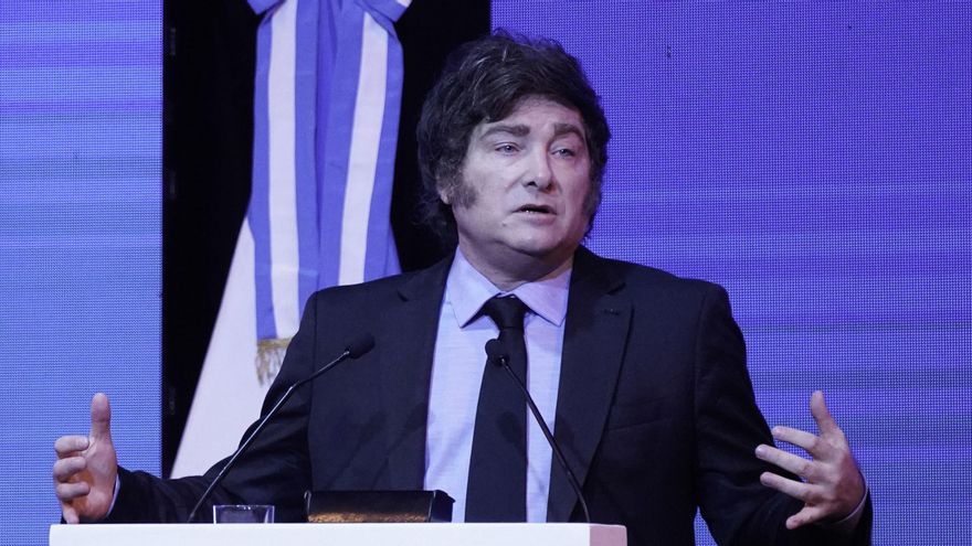 Choque de acusaciones por ficha limpia: Milei denunció un pacto Macri-Cristina, pero Adorni vinculó a la expresidenta con Rovira