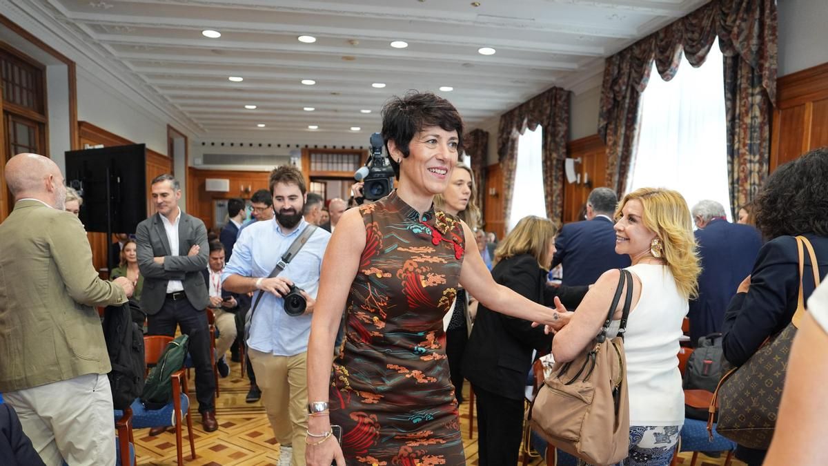 La ministra de Inclusión, Seguridad Social y Migraciones, Elma Saiz, en los Cursos de Verano de la UIMP de 2025.