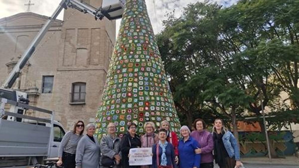 Beniel enciende el árbol de Navidad más especial de su historia