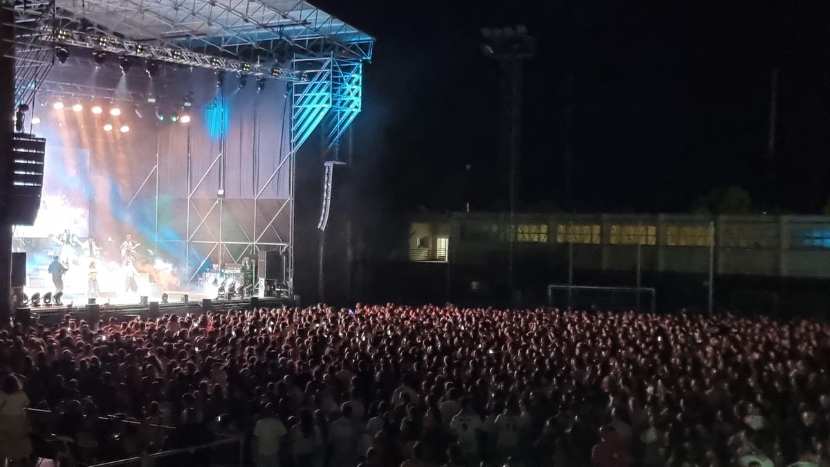 Más de 3.500 personas bailan al son de Abraham Mateo en las Fiestas de la Vendimia de Valdepeñas