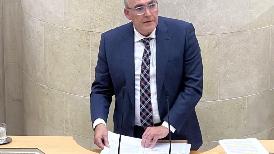 El diputado Raúl Pesquera rebate las "cuatro mentiras" de la huelga médica: "Lo importante es el sistema sanitario público y no cada una de sus partes"