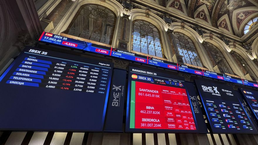 La Bolsa española cedió este martes un 4,55 %, su mayor caída en casi un año, lo que significa que perdió las ganancias acumuladas de 2026 en un escenario mundial de incertidumbre por el aumento de las tensiones de Oriente Medio.