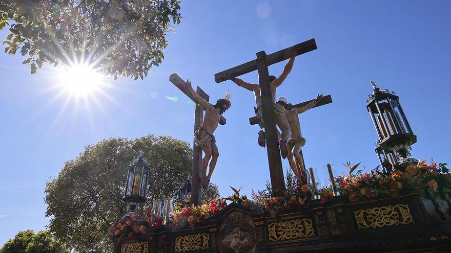 La salida de la Hermandad de la Conversión, en imágenes