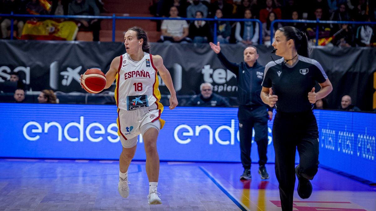 Alicia Flórez durante su debut con la selección española.
