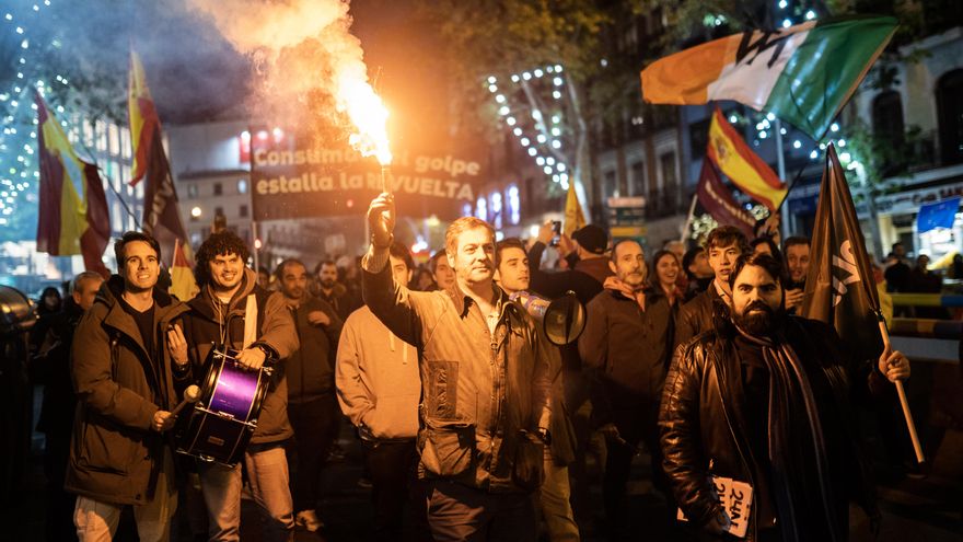 De ''estallido'' sindical a barbacoa españolista: una manifestación deslucida confirma el pinchazo de la huelga general 'patriótica'