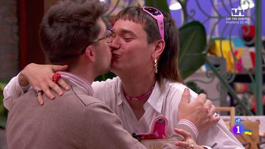 'Maestros de la costura 5' expulsó a otro de los "novatos" y vivió una reconciliación con beso final
