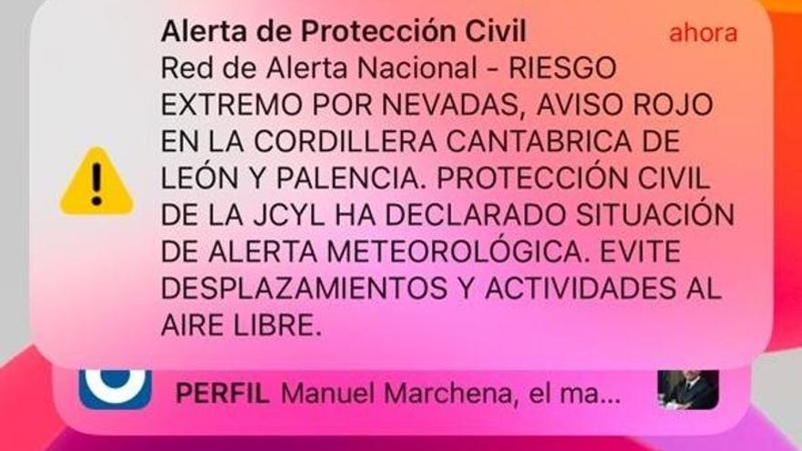 Aemet activa aviso rojo por fuertes nevadas en las zonas de montaña de León y la Junta envía SMS de alerta