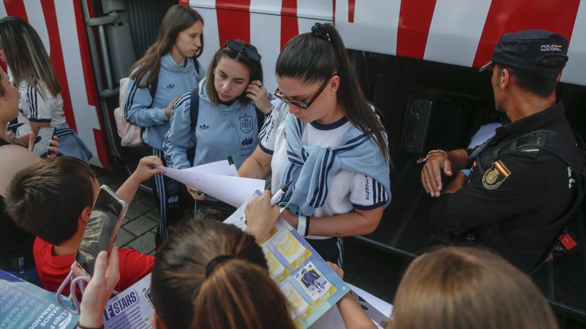 Llegada a Córdoba de la Selección Española de Fútbol Femenina