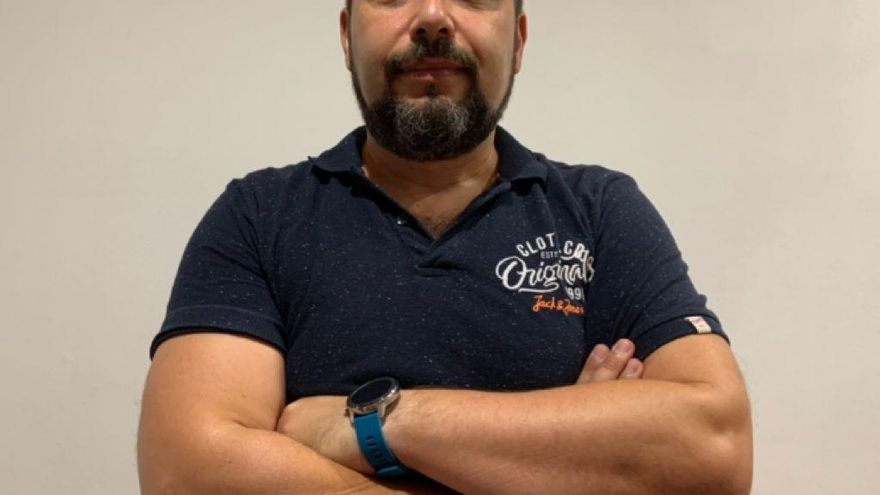 Joan Caballero, investigador: "Es un error pensar que todas las agresiones homófobas las cometen neonazis"