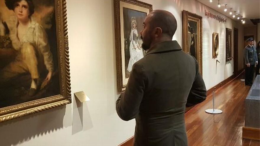 El personaje que interpreta a Gaudí durante la visita teatralizada a la Casa Botines de León.