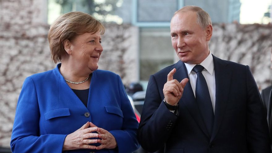 Putin-Merkel, una montaña rusa sin final feliz EFE/EPA/HAYOUNG JEON/Archivo