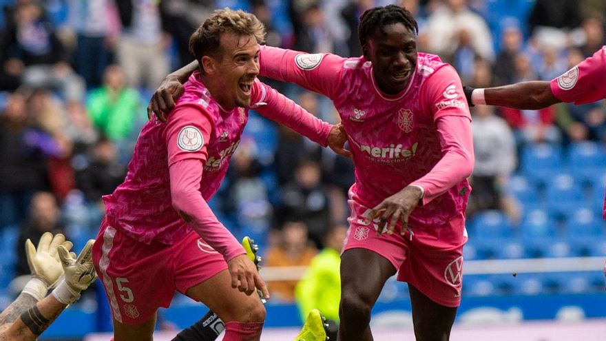 El Tenerife remonta en el límite al Deportivo para clasificarse