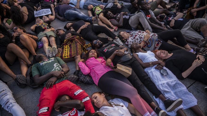Centenares de personas se manifiestan en Madrid contra las políticas migratorias tras las muertes de Melilla