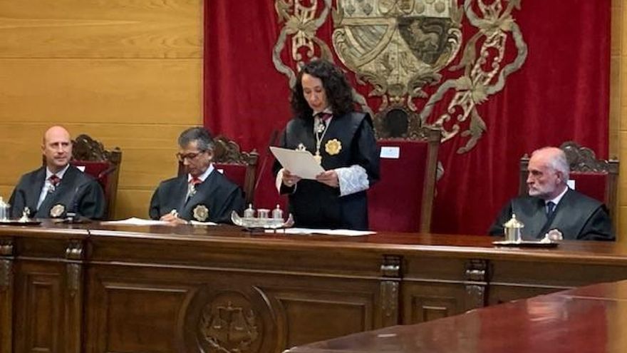 La presidenta del TSJEx hace un llamamiento a sacar a las instituciones del Estado del debate político