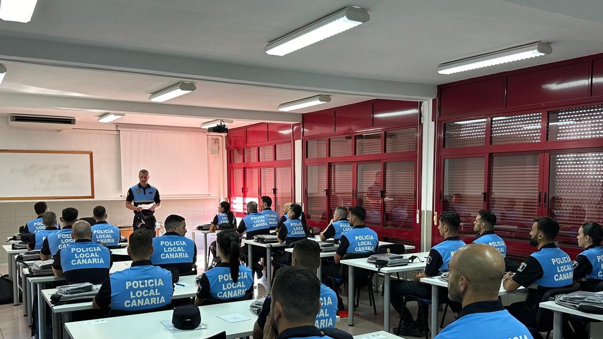 Decenas de aspirantes piden apartar a la psicóloga detrás de la criba en las oposiciones a la Policía Local en Canarias
